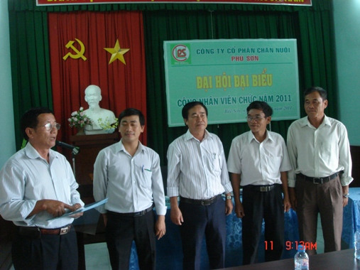 Các trại nhận kế hoạch SXKD năm 2011